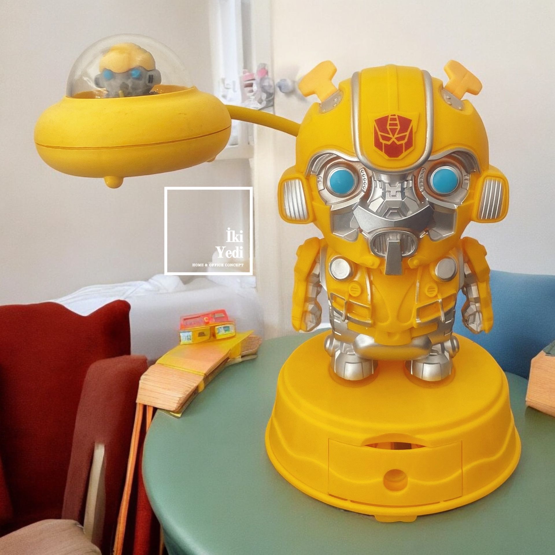 Transformers 77-2 Sarı Masa Lambası Şarjlı Gece Lambası Çocuk Genç Odası Figür Objeler Kalemtıraşlı Aydınlatma Dekorasyonu