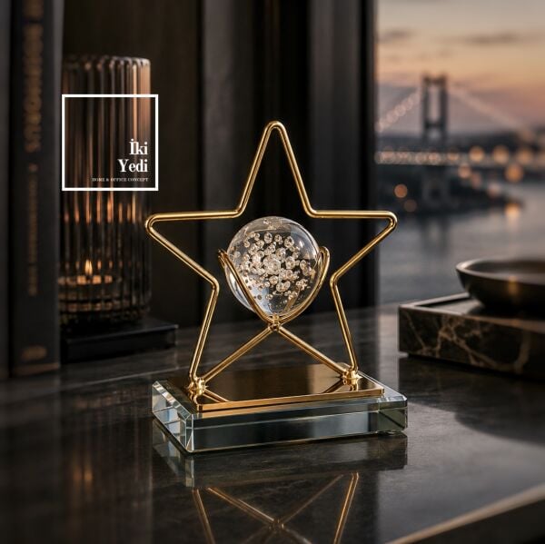 Yıldız Gold Metal Masa Üstü Aksesuar Kristal Küreli Cam Kaideli Hediyelik Obje 14.5 cm Hediyelik