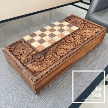 Luberon Ceviz Ağacı Oymalı Masif Ahşap Tavla Takımı Ahşap Satranç ve Dama Çift Taraflı Antik Lüks Koleksiyon Ürünü Backgammon Unutulmaz Hediyelik