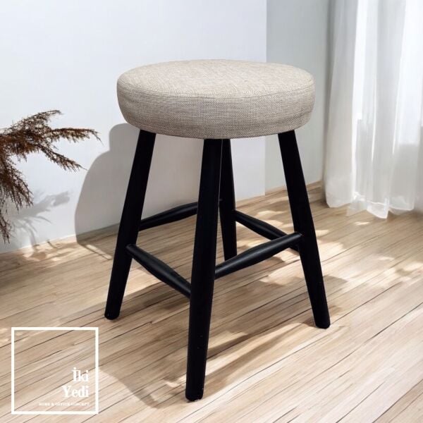 Loter 77-3 Siyah Renk Ahşap Ayaklı Krem Keten Kumaş Tabure Puf Antre Mutfak Tamamlayıcı Ürünler