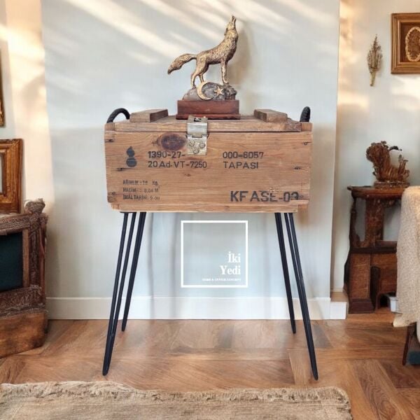 Altay 77-2 Mermi Mühimmat Sandığı Dresuar Yüksek Sehpa Metal Ayaklı Demir Sandık Askeri Dekorasyon Vintage Retro Antika Tasarım