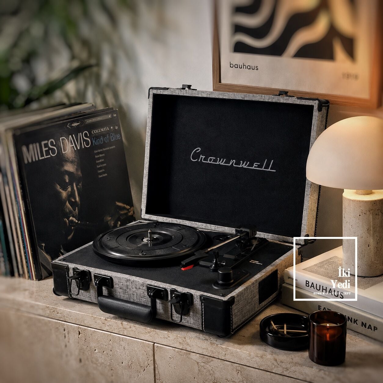 Crownwell Bluetoothlu Valiz Tip Çantalı Pikap Plak Çalar 33/45/78 RPM Dahili Hoparlör Retro Tasarım