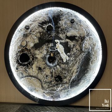 MoonFlow 80 cm Ledli Işıklı Rölyef Pano Tablo Epoksili Ay Astronot ve Geri Akış Tütsülük Lüks Duvar Dekorasyonu Unutulmaz Hediyelik Sıradışı Hediyeler