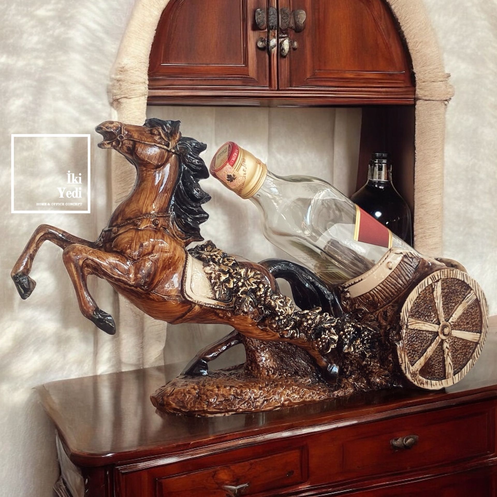 Lilian At Figürlü Şişelik Şaraplık Dekoratif Objeler Ev Hediyesi Dekorasyon Ürünleri Ofis Konsept Modeller