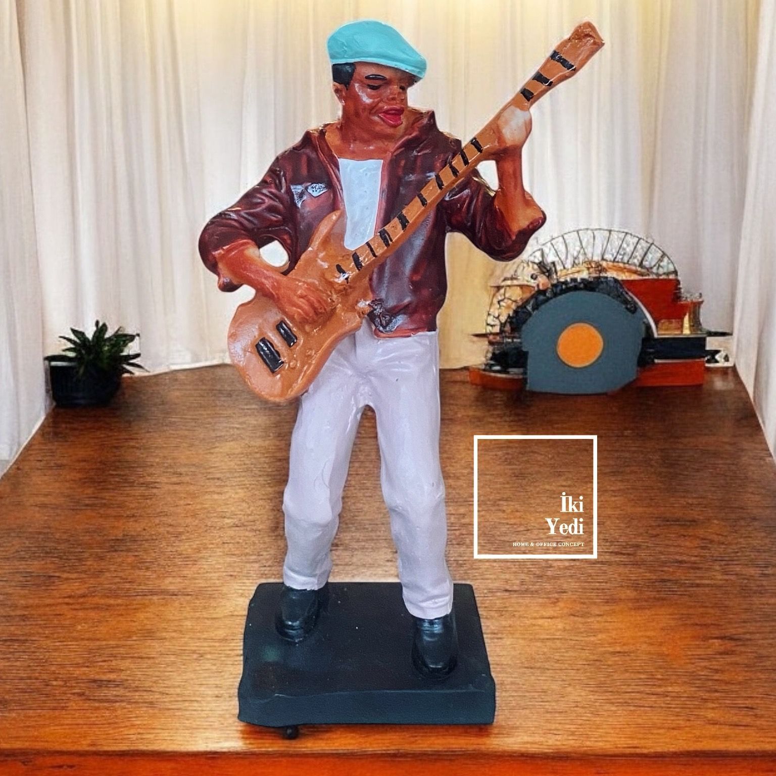 Pirlo Müzisyenler Müzik Dekoru Keman Gitar Çello Grup Şarkıcı Dekorasyon Hediyelik Dekoratif Renkli Obje Figür Ev İş Hediyesi Pozitif Tema 77-3