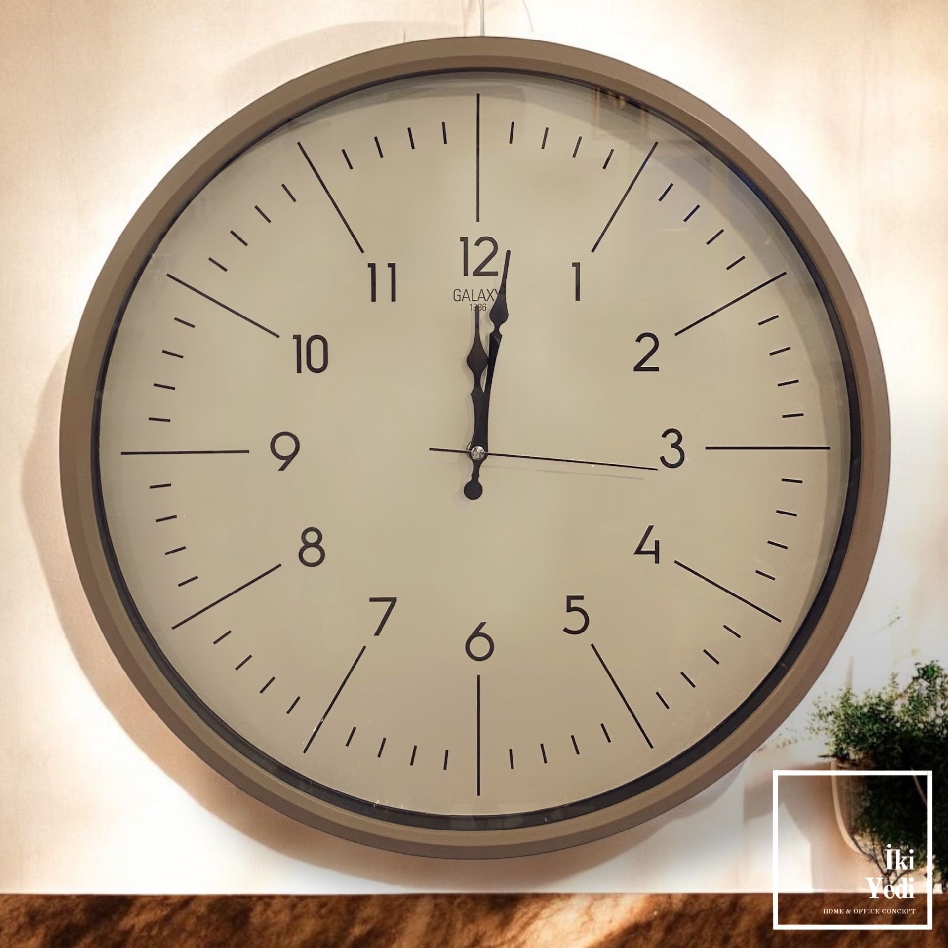 Seedorf 50 cm Duvar Saati, Minimalist Bej Saat Ev ve Ofis Dekoru, Şık Dekoratif Hediye