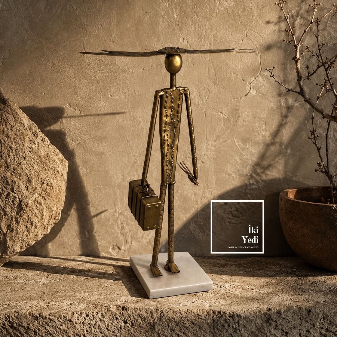 Howard 42cm Tasarım Metal Biblo Mermer Kaide Modern Dekoratif Heykel Ev Ofis Konsol Masaüstü Objesi