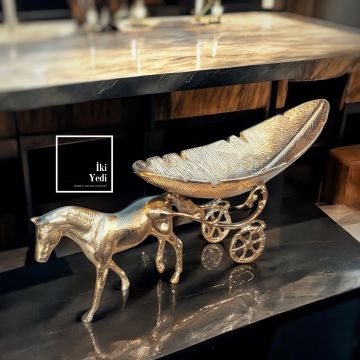 Hugo At Arabası Figürlü Metal Dekoratif Kase 51 cm Meyvelik Şekerlik Lüks Ev Dekorasyonu Ofis Hediyesi İthal Tasarımlar