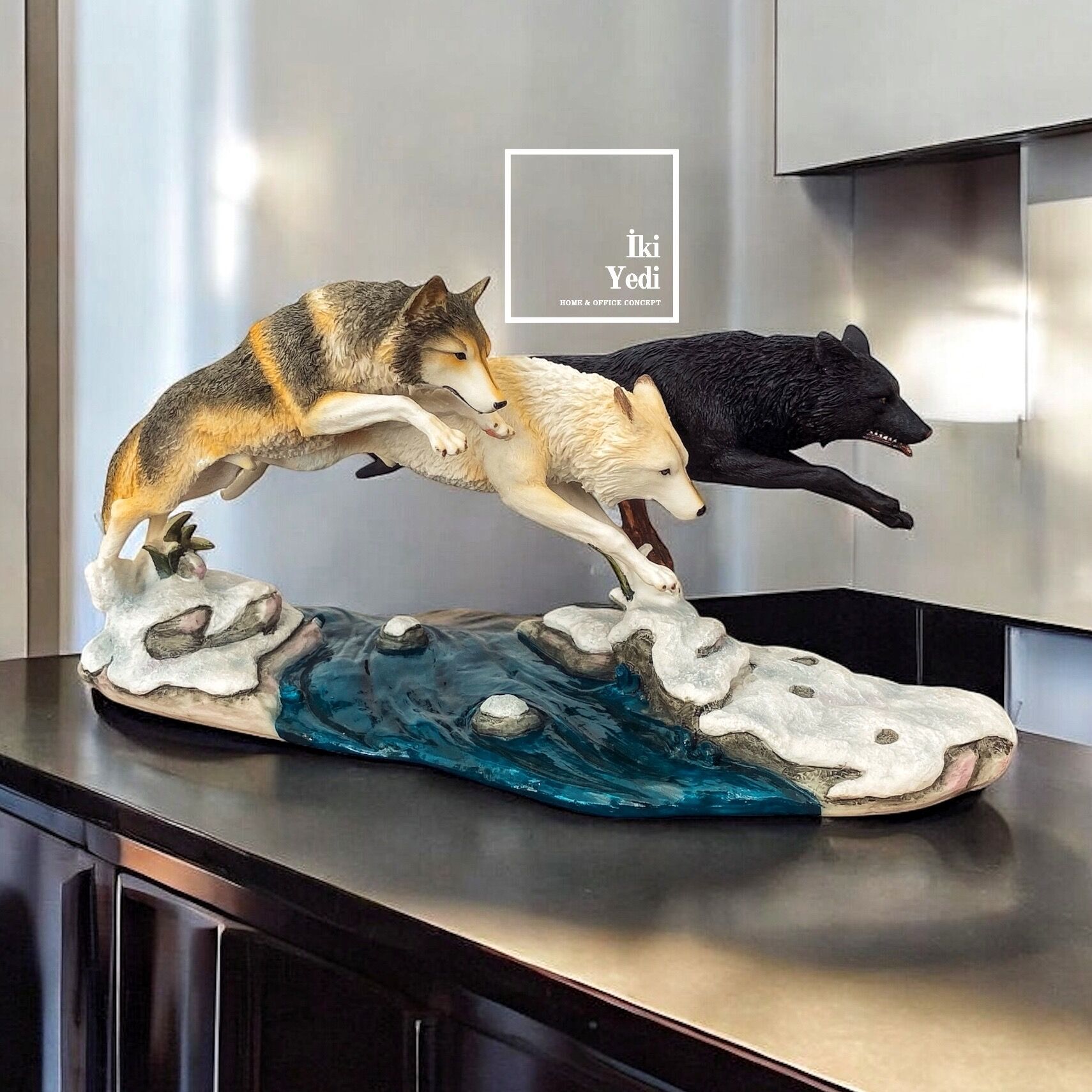 Veronese Üçlü Kurt Figürü – Nehirden Atlayan Kurt Heykeli, Ofis Ev Dekoru, Anlamlı Hediyelik Obje