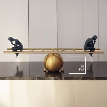 Verghens 77-2 Merdivenli Düşünen Adam Adalet Terazisi – Modern Ofis Dekoru Lüks Hediyelik Obje