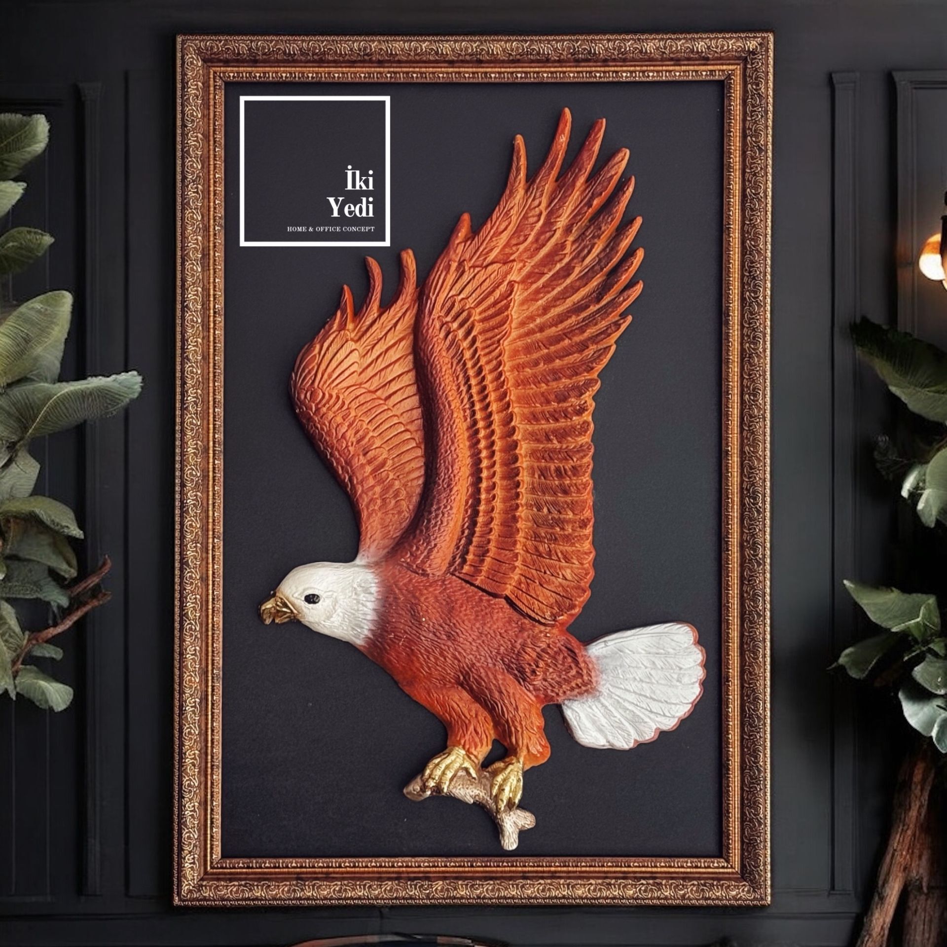 Triant 77-2 Kanatlı Kartal Rölyef Tablo 70x100 cm – Çerçeveli Lüks Duvar Dekoru, Ofis ve Ev Hediyesi