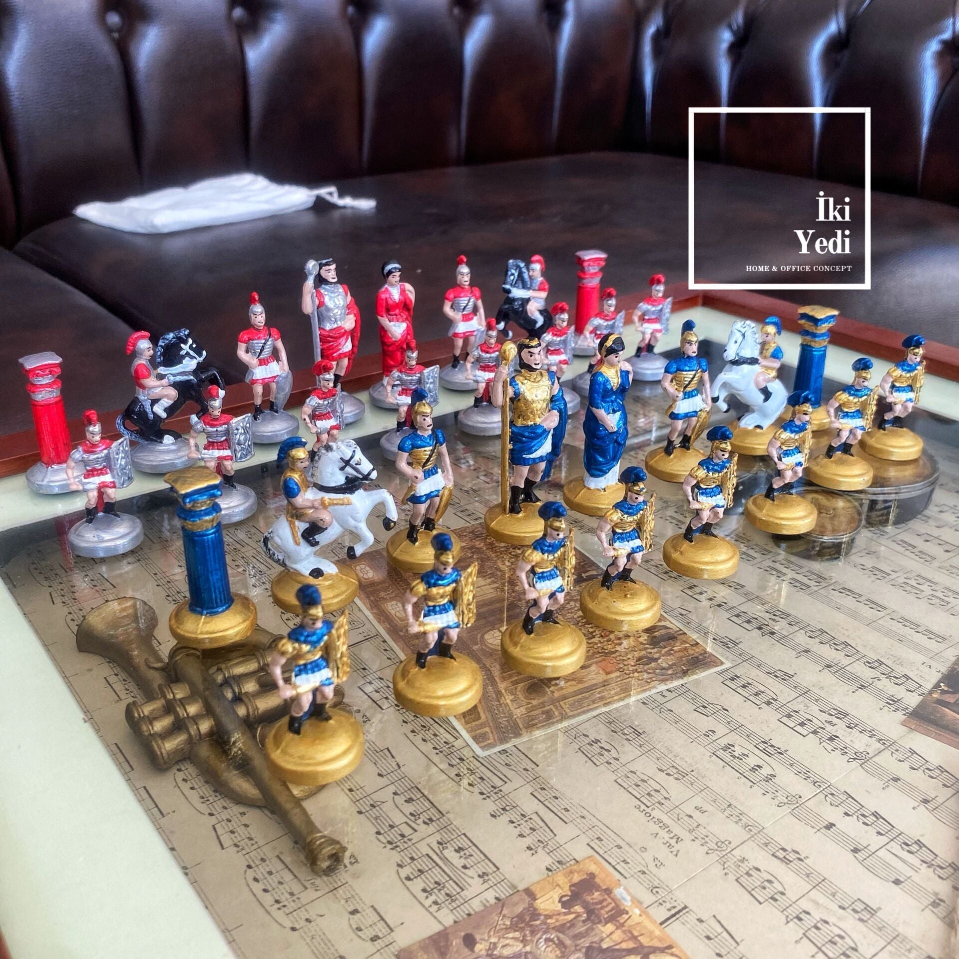 Aeon Roma Temalı El Boyaması Metal Satranç Taşları Takımı Koleksiyonluk Satranç Taşı Seti Tarihi