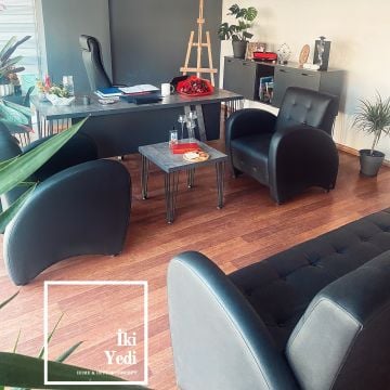 Louve Metal Ayaklı Büro Mobilyası Takımı Demir Yönetici Masası Seti Büro Makam Odası Mermer Desen