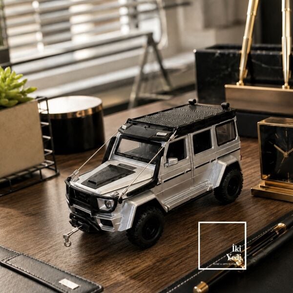 Lüks SUV Model Araba - 4x4 Off-Road Metal & Plastik Maket Işıklı & Sesli, Çek-Bırak Erkek Hediyesi