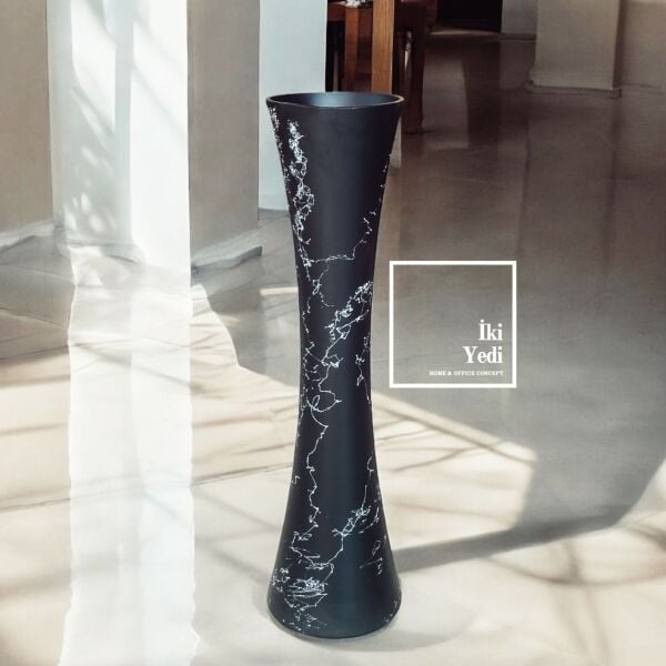 Eva 77-3 Fil Ayaklı Mermer Desenli Siyah Cam Vazo – Büyük Zarafet, Ev & Ofis Hediyesi