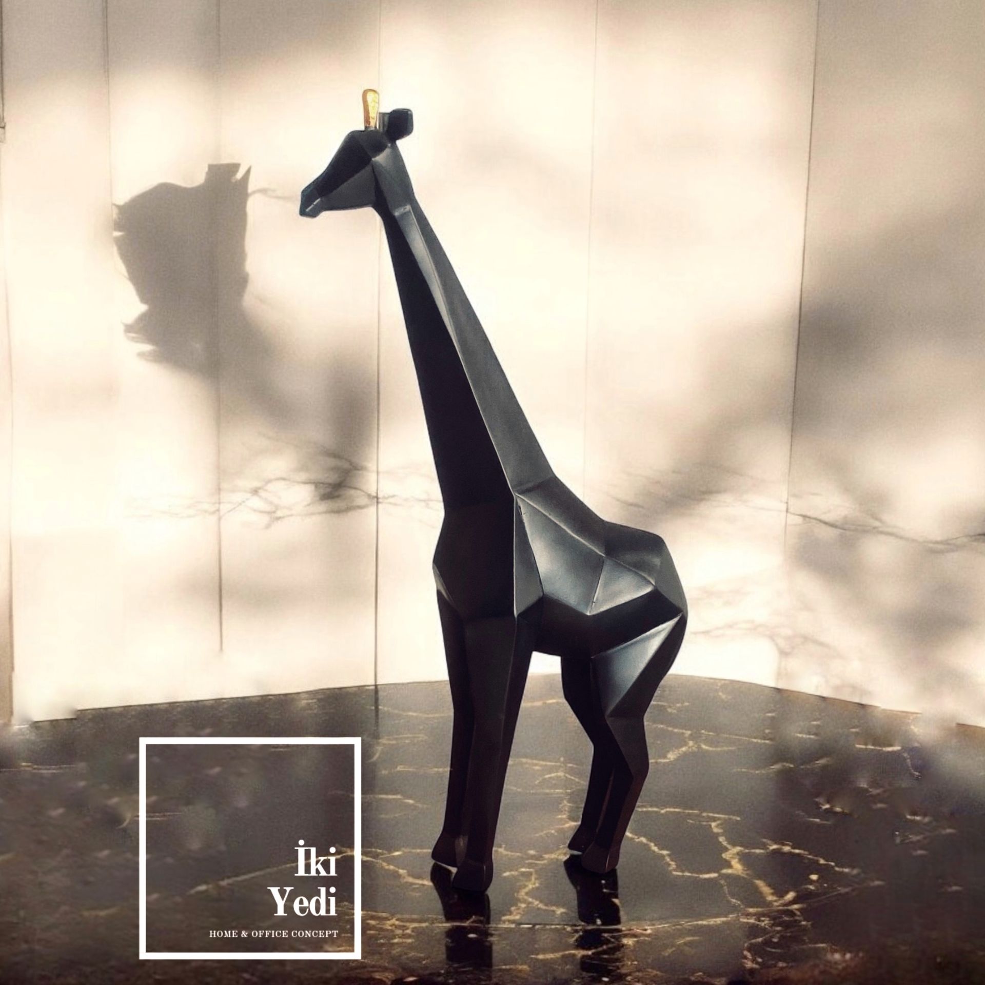 Landia Siyah Zürafa Heykeli Dekoratif Objeler Lüks Ev Dekorasyonu Şık Ofis Hediyesi Eşya Küçük