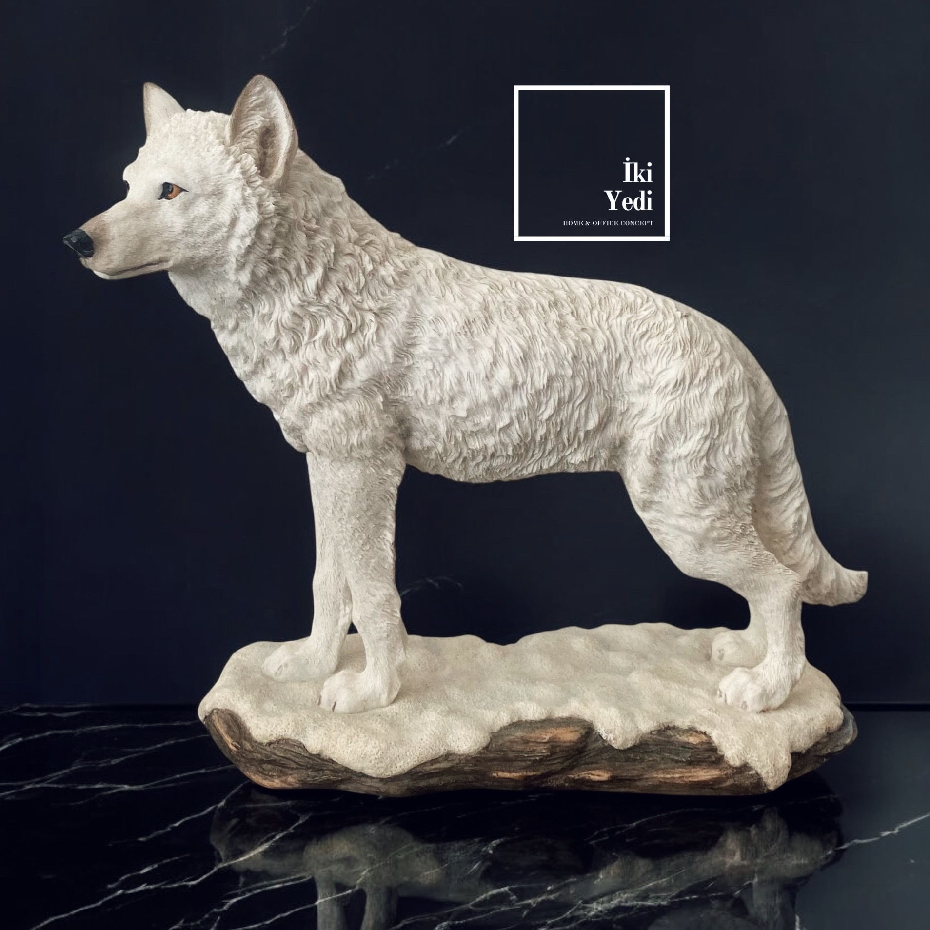 Veronese Beyaz Kurt Heykeli – Lisanslı VIP Dekoratif Obje, Ofis ve Ev İçin Lüks Hediyelik Biblo
