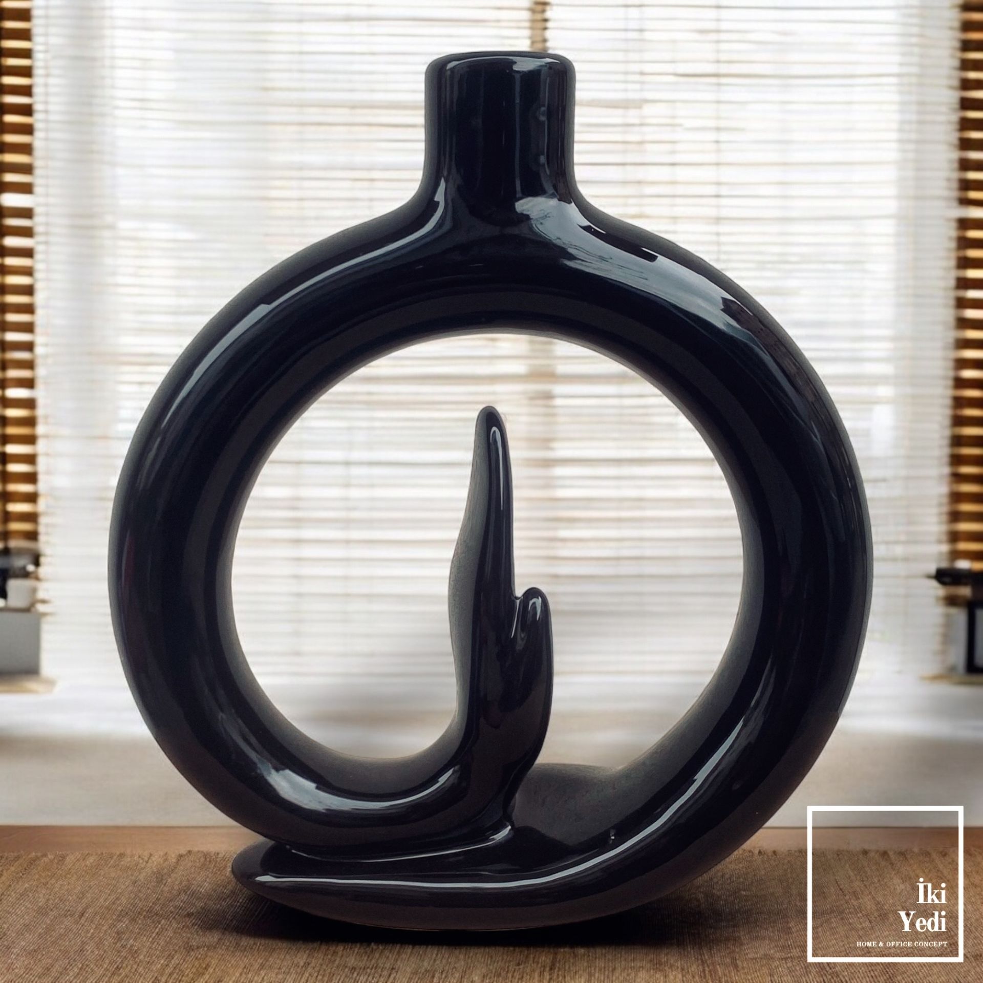 Yogi Minimalist Siyah Seramik Vazo, Modern Dekoratif Obje – Ev & Ofis Aksesuar