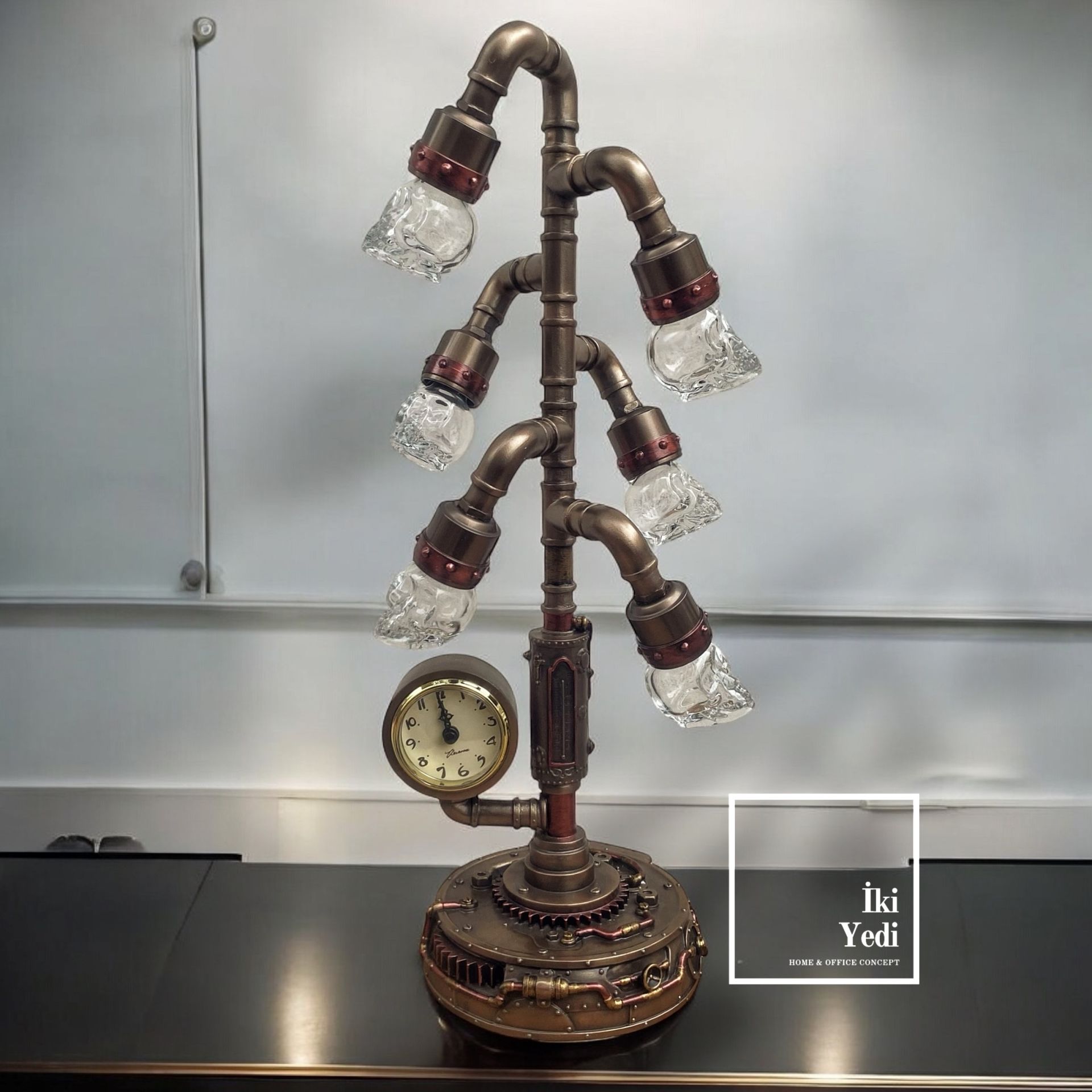 Veronese Steampunk Kafatası Başlıklı Masa Lambası, Retro Saatli Obje, Dekoratif Ev Ofis Hediyesi