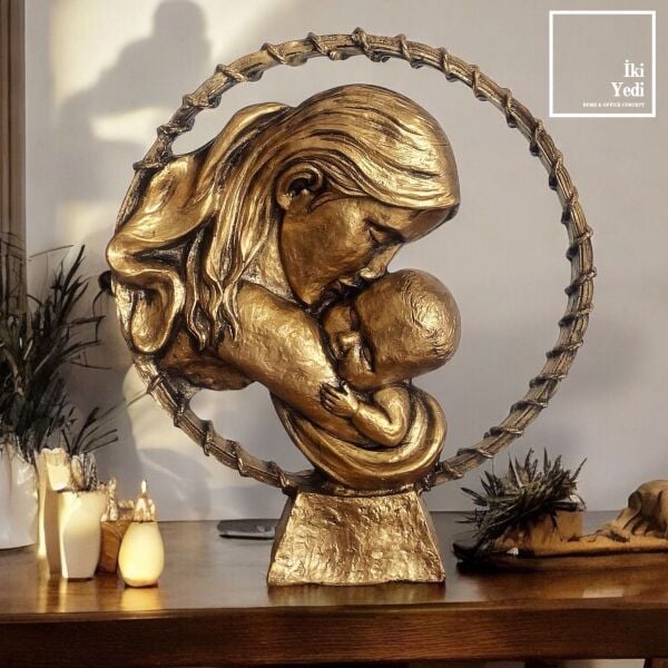 Connie Anne ve Bebek Dekoratif Heykel Gold Şefkat Temalı Biblo Anlamlı Zarif Hediye Doğum Hediyesi