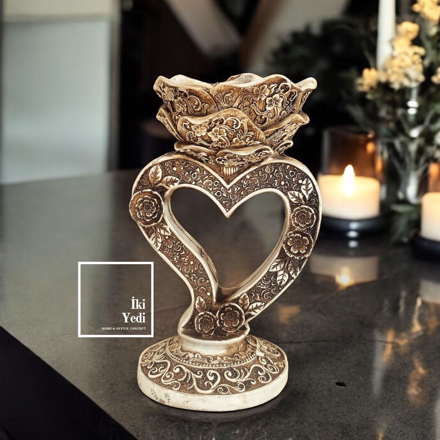 Kalp ve Gül Motifli Dekoratif Şamdan – Romantik Tasarımlı Mumluk, Vintage Masaüstü Aksesuar ve Hediyelik