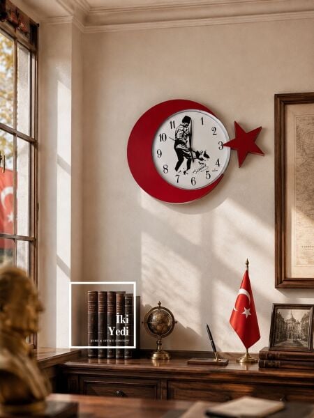Atatürk Görselli Ay Yıldız Tasarım Sessiz Akar Mekanizmalı Kırmızı Beyaz Ucuz Ev Ofis Duvar Saati