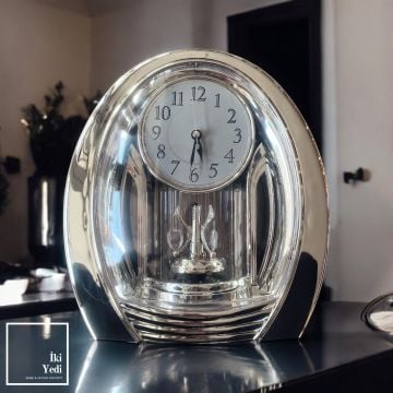 Wendell Kristal Sarkaçlı Gri Masa Saati, Şeffaf Gövdeli Lüks Dekoratif Saat, Ofis Hediyesi Obje