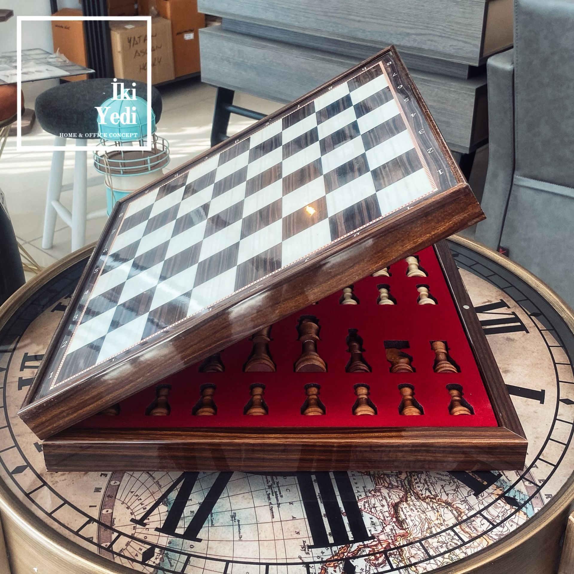 Huxley Ceviz Desenli Ahşap Satranç Takımı Hazneli El Yapımı Lüks Satranç Seti Dekoratif Hediyelik