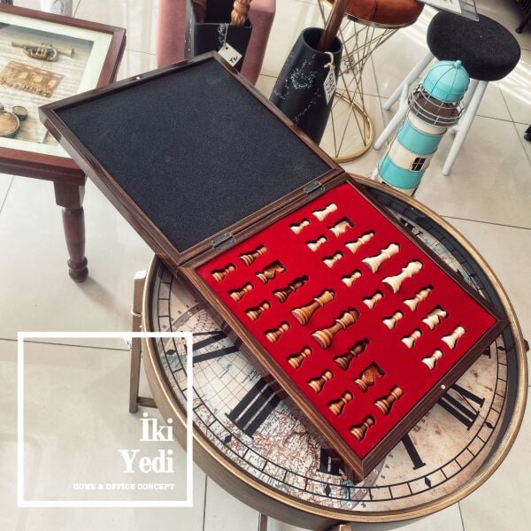 Huxley Ceviz Desenli Ahşap Satranç Takımı Hazneli El Yapımı Lüks Satranç Seti Dekoratif Hediyelik