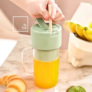 Kobbie Taşınabilir Şarjlı Elektrikli Meyve Sıkacağı Renkli Pipetli Bardak Blender, Kamp & Piknik İçin Uygun