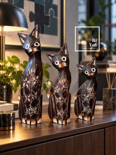 Tizzy 773 El Yapımı Motifli Ahşap Kedi Biblo Seti 3'lü Konsol Üstü Dekoratif Obje (35-30-25 cm) Şık