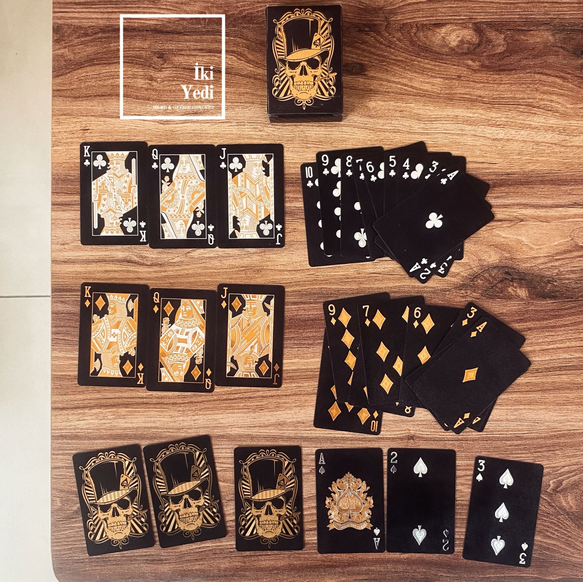 Gold Kuru Kafa Tasarımlı Su Geçirmez Lüks İskambil Kartları – Özel Koleksiyonluk Oyun Kart Seti