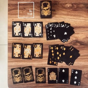 Gold Kuru Kafa Tasarımlı Su Geçirmez Lüks İskambil Kartları – Özel Koleksiyonluk Oyun Kart Seti