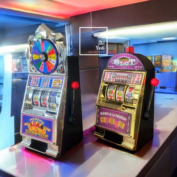 Mini Slot Makinesi Masa Üstü Slot Oyunu Casino Temalı Dekoratif Slot Makinesi Hediyelik