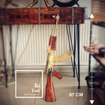 Altın Kaplama AK47 Replika Tüfek Maketi, 87 cm Dekoratif Saldırı Silahı Objesi Ahşap Detaylı Lüks