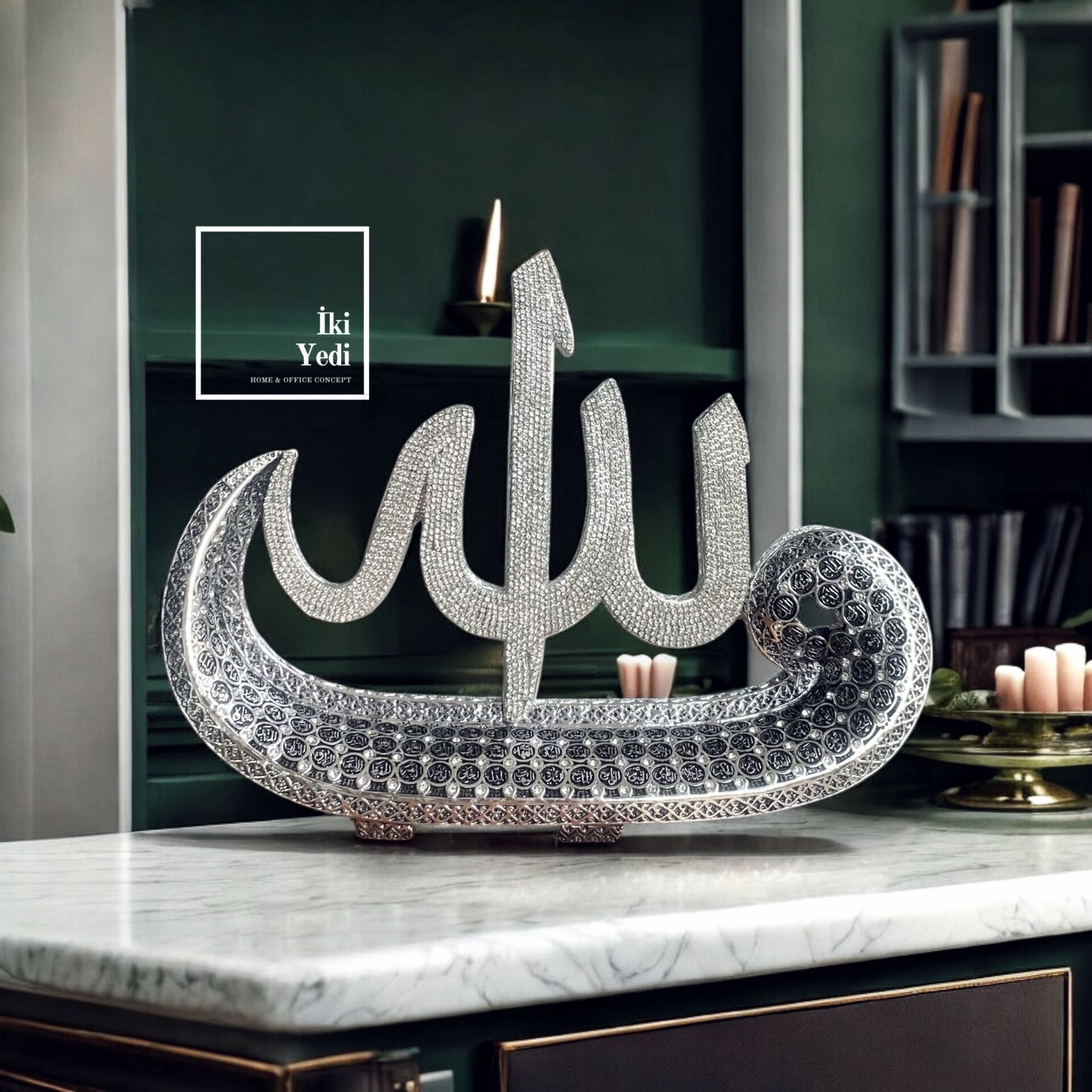 Esmaül Hüsna ve Allah Yazılı Gümüş Renk Kristal Taşlı Metal Dini Obje İslami Hediyelik Biblo