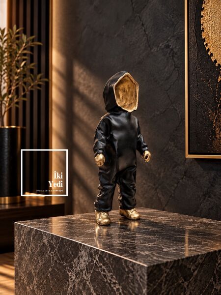 Tobby 773 Ayakta Düz Model Siyah Gold Kapüşonlu Çocuk Biblo Kitaplık Ve Dresuar Objesi Genç Odası