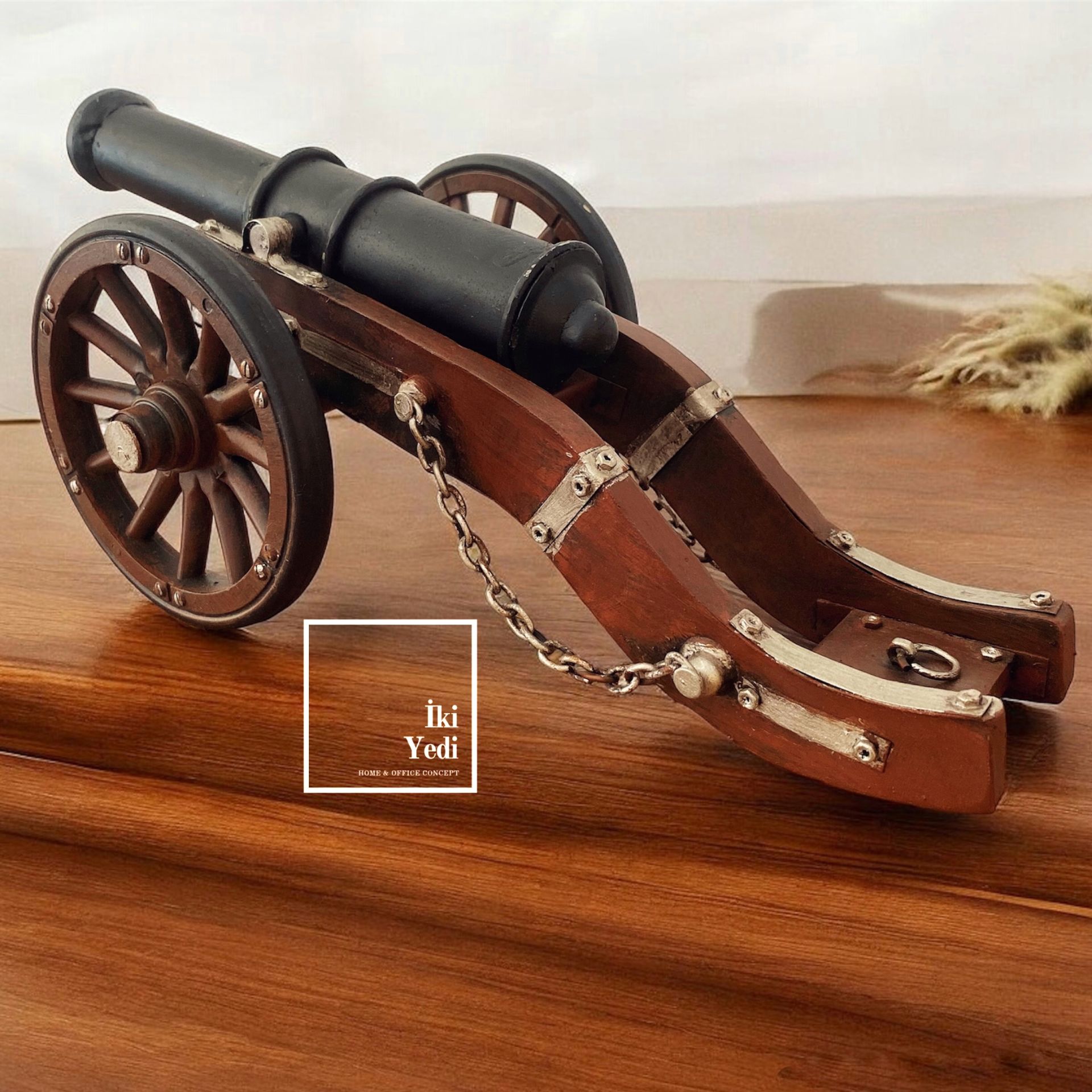 Depraz Metal Savaş Topu Arabası Nostaljik Metal Obje Vintage Dekor Antika Araç ve Araba Tasarımları Retro Hediyelik