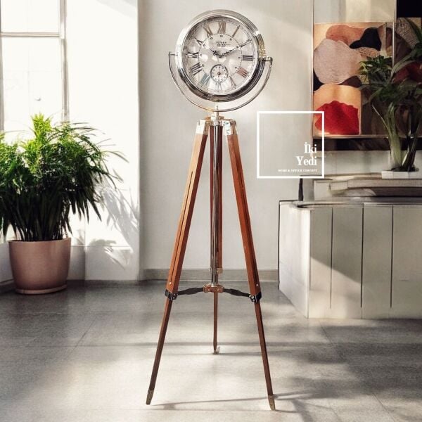 Schalke Tripod Ayaklı Dev Salon Saati, Ahşap Gövdeli Krom Gri Saat, Lüks Ev Ofis Dekoratif Saat
