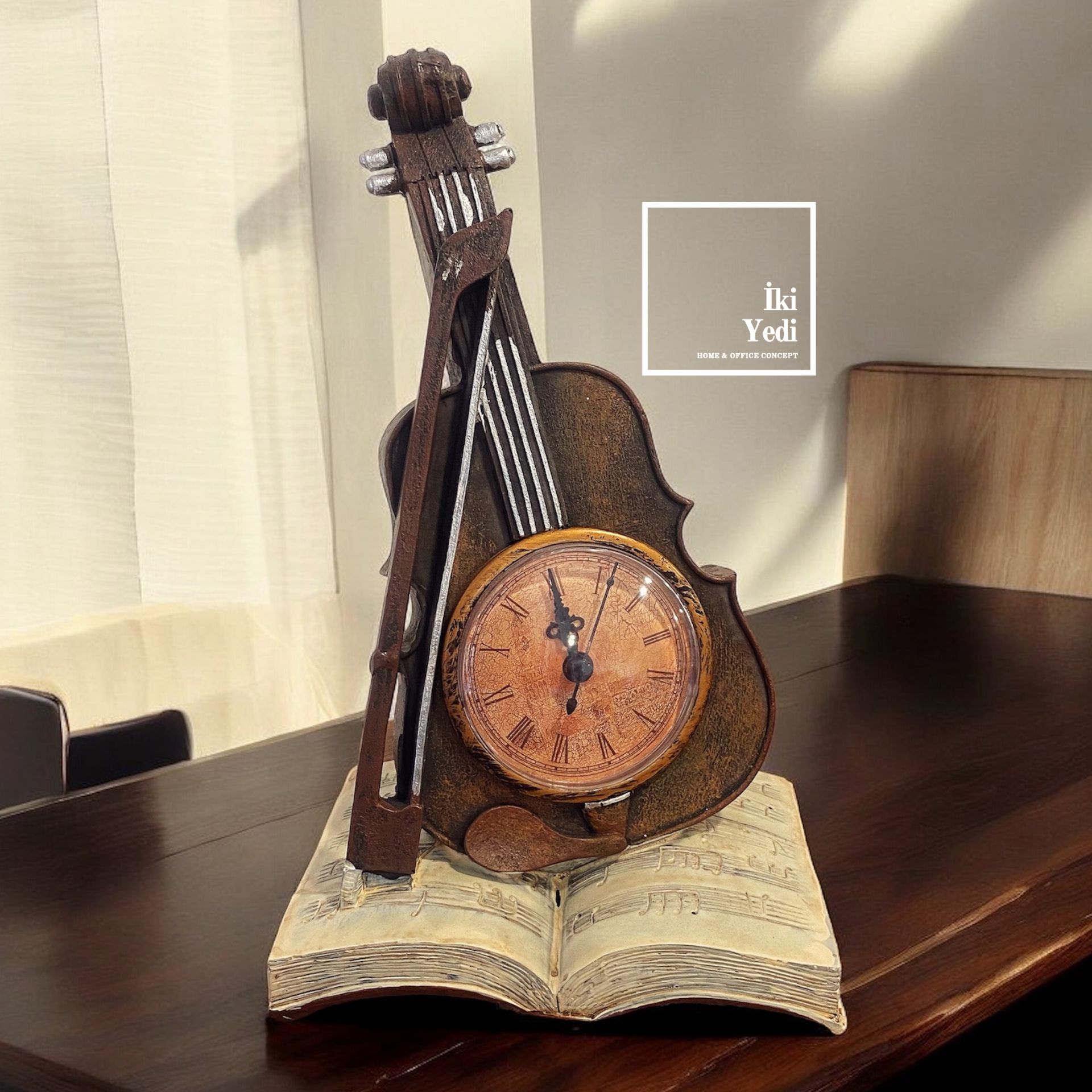 Jeffrey Nostaljik Keman Figür Masa Saati Retro Dekoratif Objeler Vintage Hediyelik Eşya Müzik Dekoru Ev Ofis Büro Hediyesi