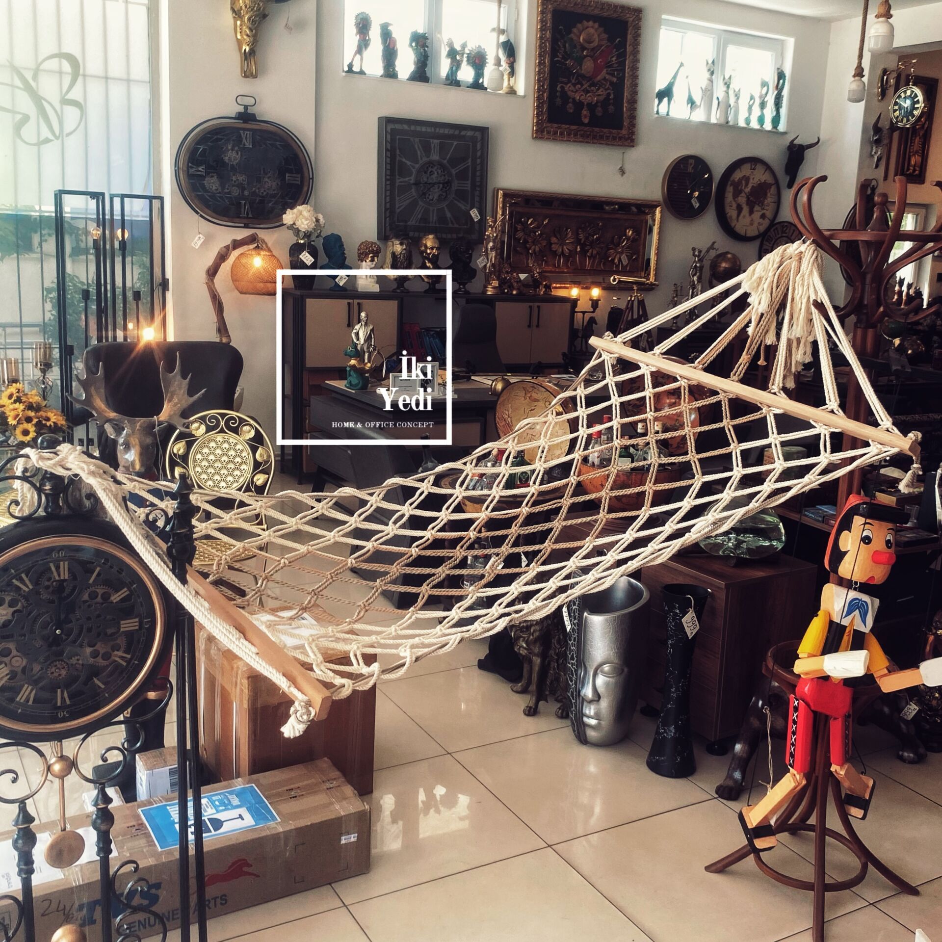 Pamuk İpli Ahşap Destekli El Örgüsü Dekoratif Hamak Şık Bahçe Balkon Salıncağı Dinlenme Dekor Ürünü