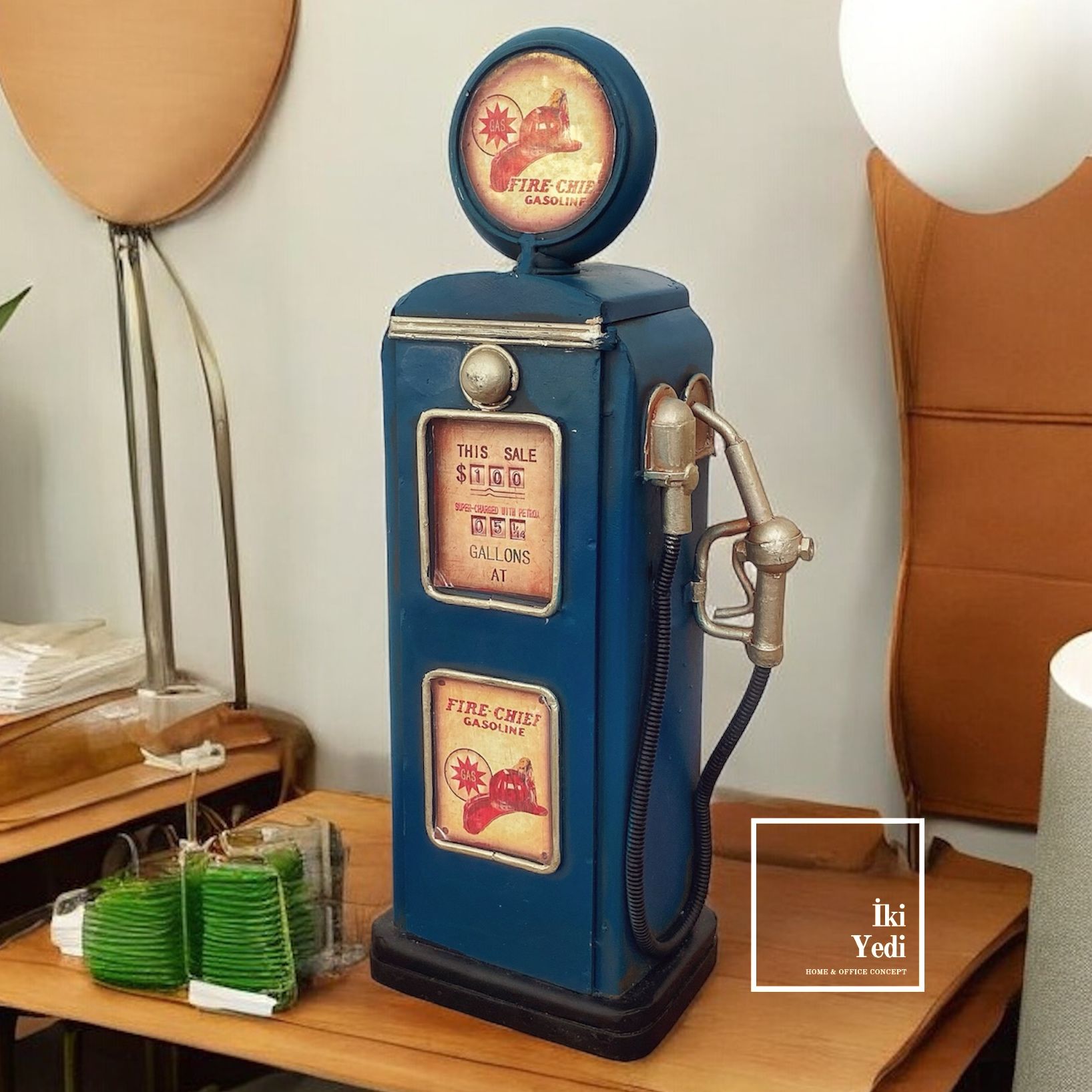 Vintage Yakıt Pompası Kumbara – Metal Benzinlik Maketi, Retro Dekoratif Obje, Nostaljik Hediyelik