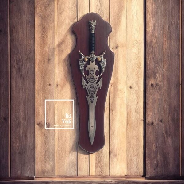 Woyal Aslan Figürlü Dekoratif Kılıç Ahşap Tablalı Duvar Objesi Fantastik Kılıç Koleksiyonluk Hediye