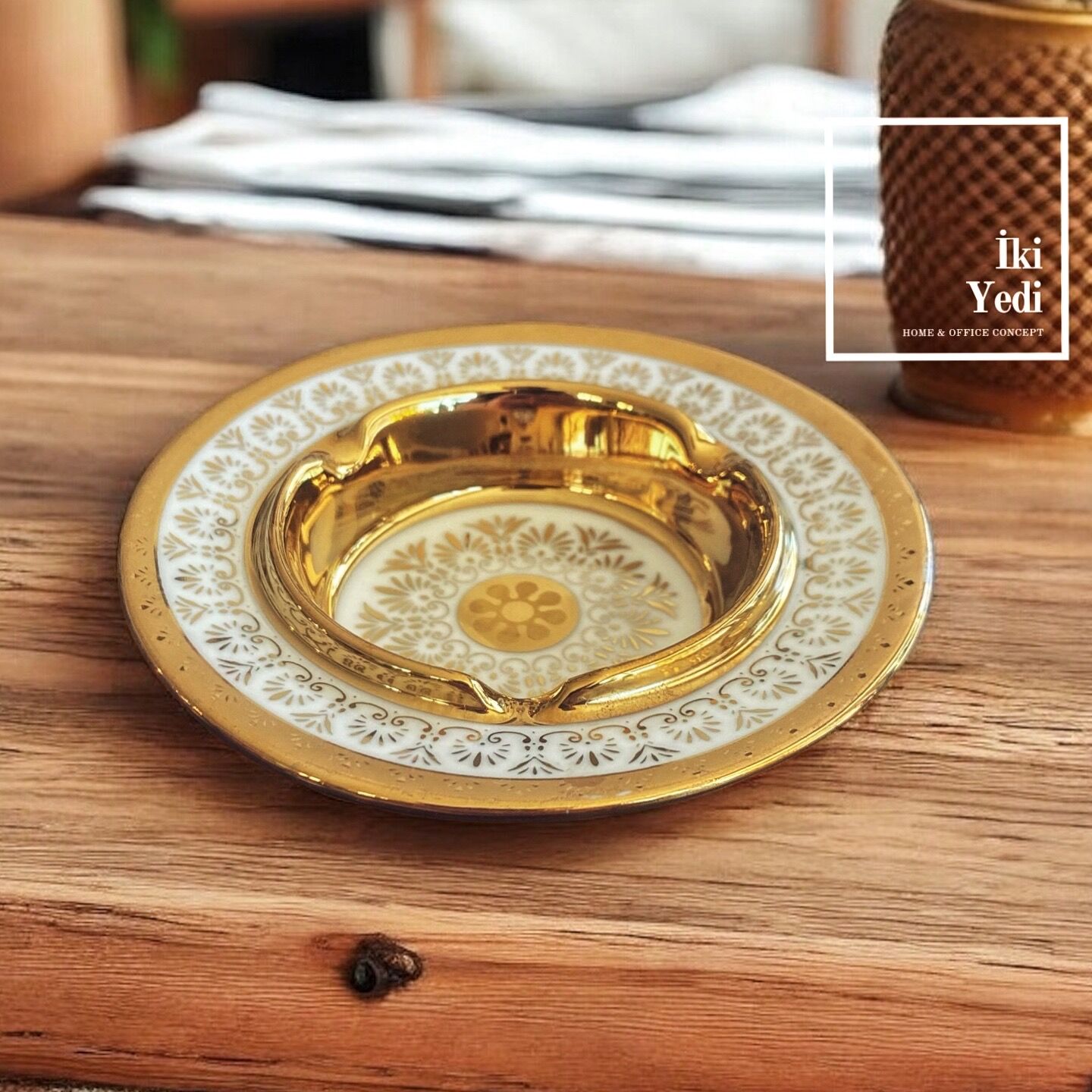 Tominay 77-3 Yuvarlak Gold Lüks seramik Küllü, Vintage Çiçek Desenli Kültablası Şık Dekoratif Obje