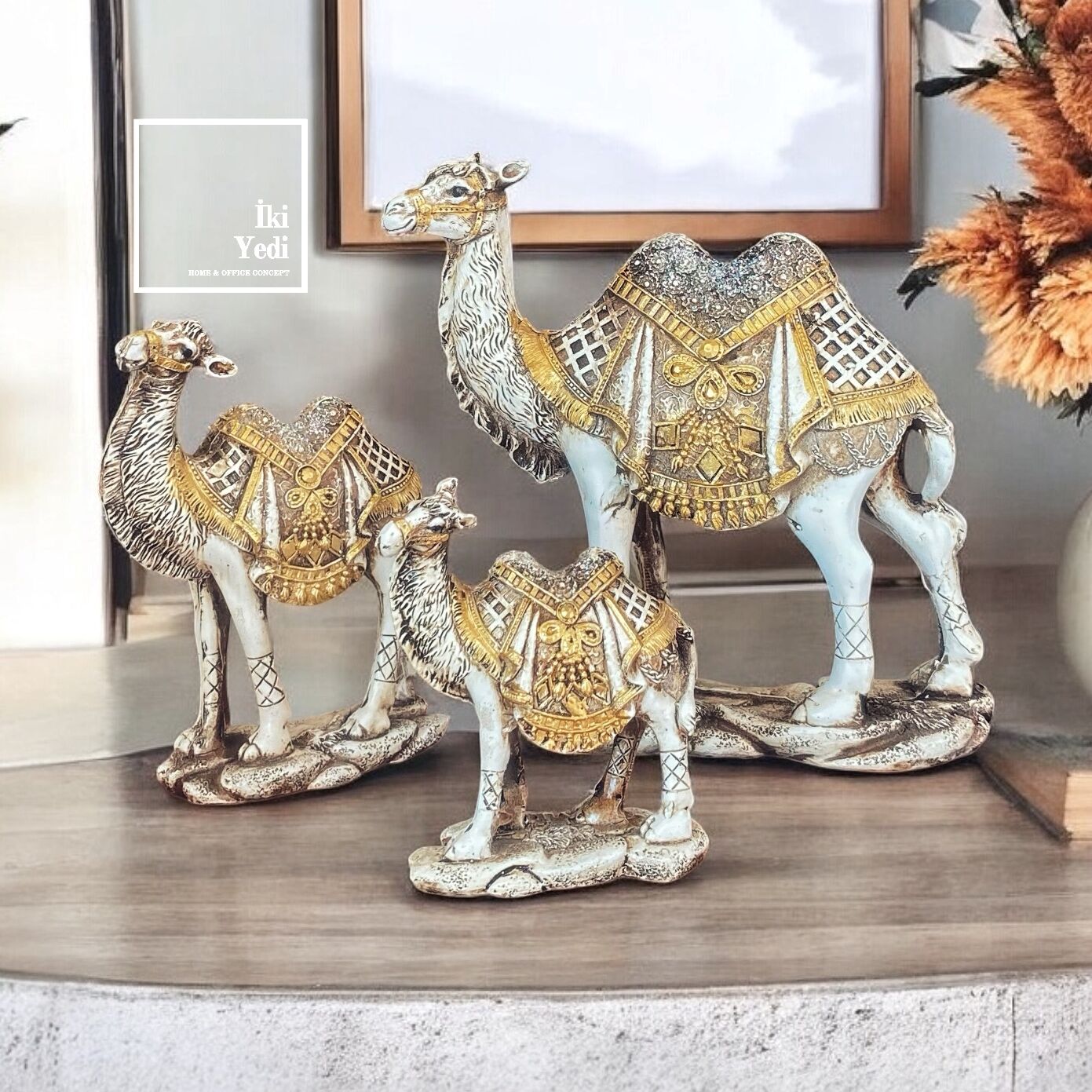 3’lü Deve Biblo Seti, Altın Detaylı Dekoratif Deve Figürleri, Ev Ofis Aksesuar, Hediyelik Objeler
