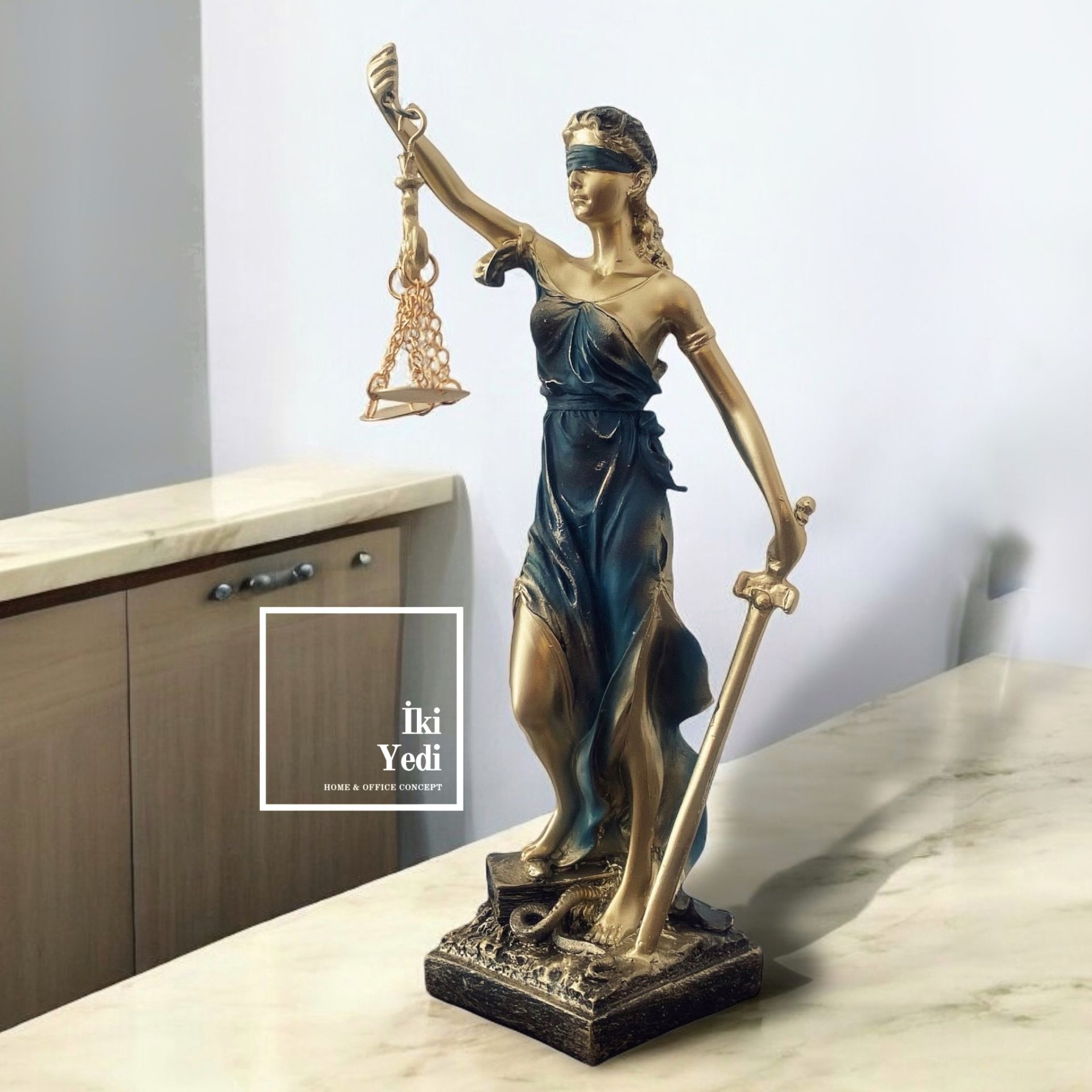 Adalet Tanrıçası Heykeli 28 cm Themis Biblosu Lady Justice Hukuk Ofisi Dekorasyon Ürünleri Avukata Hediye
