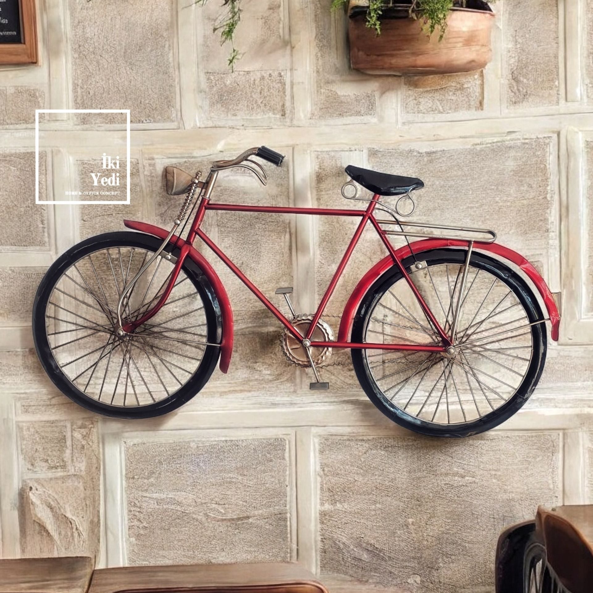 Riquel Kırmızı Bisiklet Metal Duvar Pano – Retro Asmalı Vintage Dekor, Ev ve Ofis Hediyelik Aksesuar