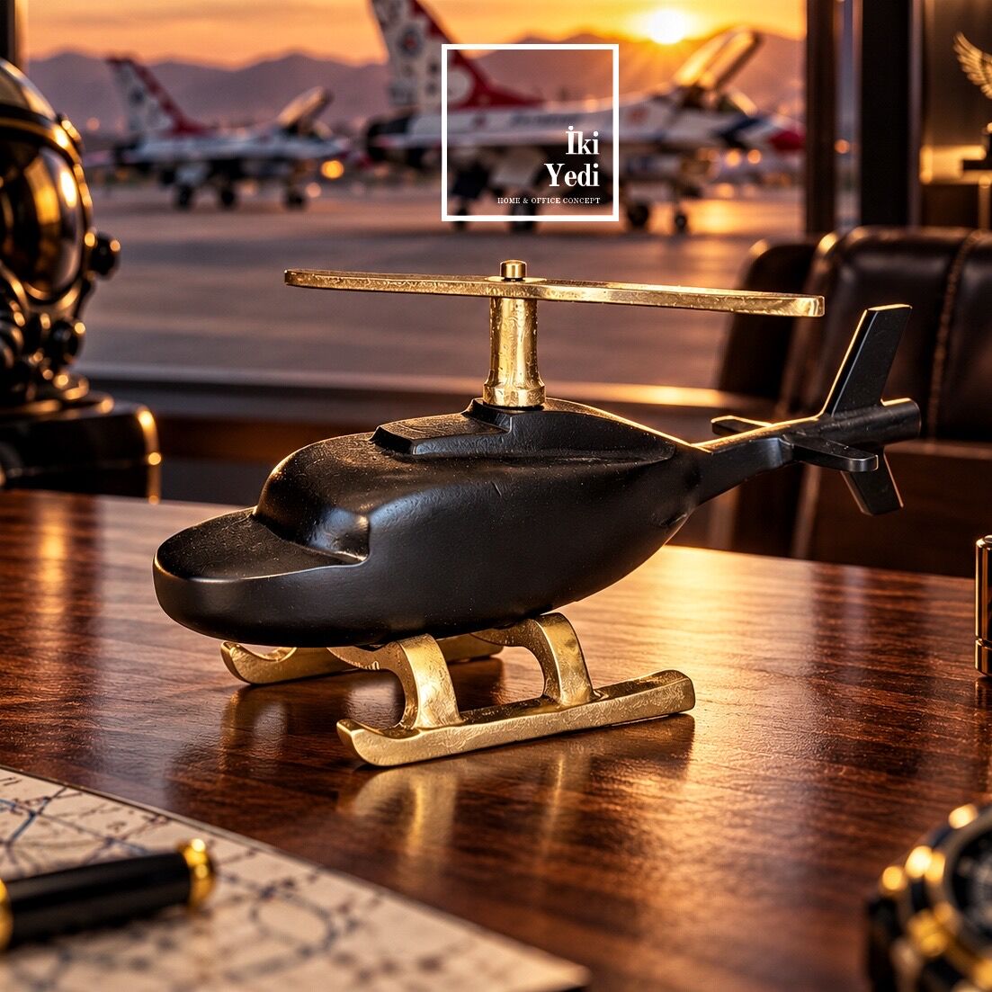 Aquinas Lüks Siyah Altın Metal Helikopter Heykeli Havacılık Masaüstü Aksesuar Dekoratif Obje 34 cm