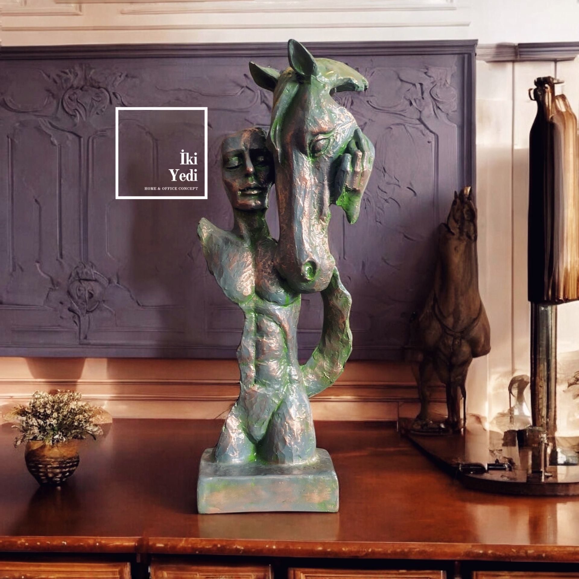 Diaby Soyut İnsan ve At Figürlü Heykel – Duygusal Bağ Temalı Modern Sanat Objesi Ev Dekor Hediyesi