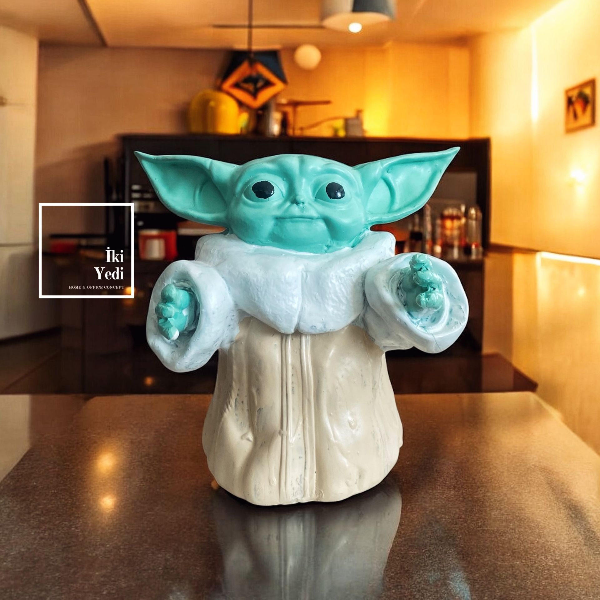 Baby Yoda Figürü – Star Wars Temalı Dekoratif Obje | Sevimli & Koleksiyonluk Ev Dekorasyonu Ofis İş